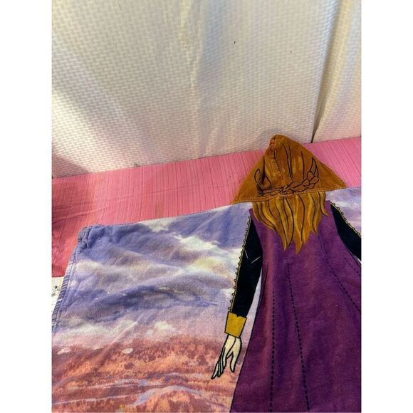 Disney Frozen 2 hooded towel toddler 44x19" - Picture 2 of 7